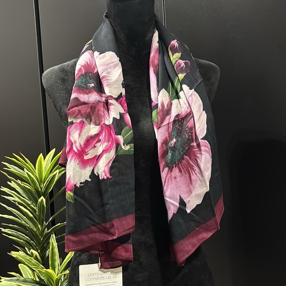 J.Jill Square Sophisticated/luxurious feel,sheer, 100% Viscose Rayon scarf - Picture 8 of 8